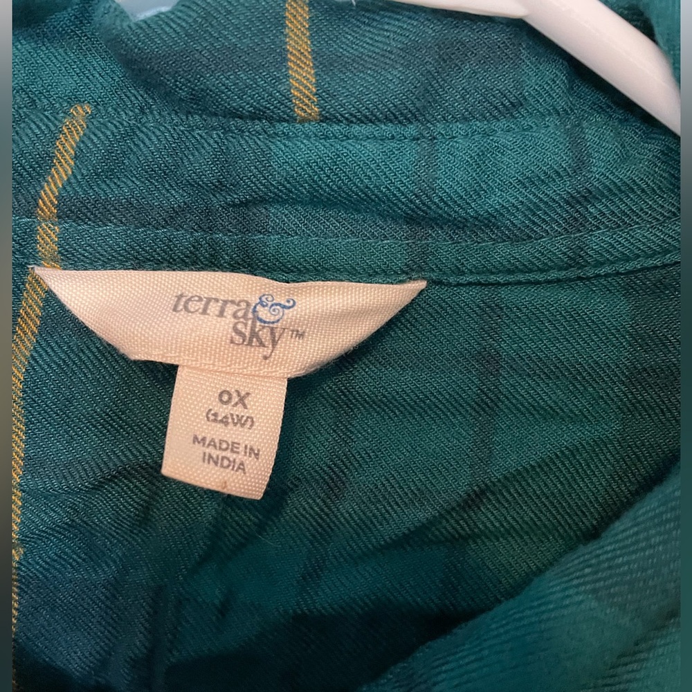 Bundle Nice Plaid Button Up, Soft Brookstone Robe - image 3